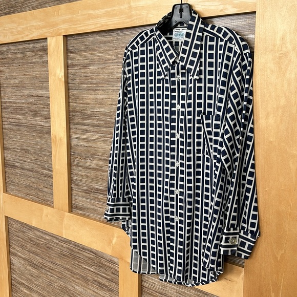 Vintage Men’s 1970’s geometric dress shirt - Picture 8 of 12